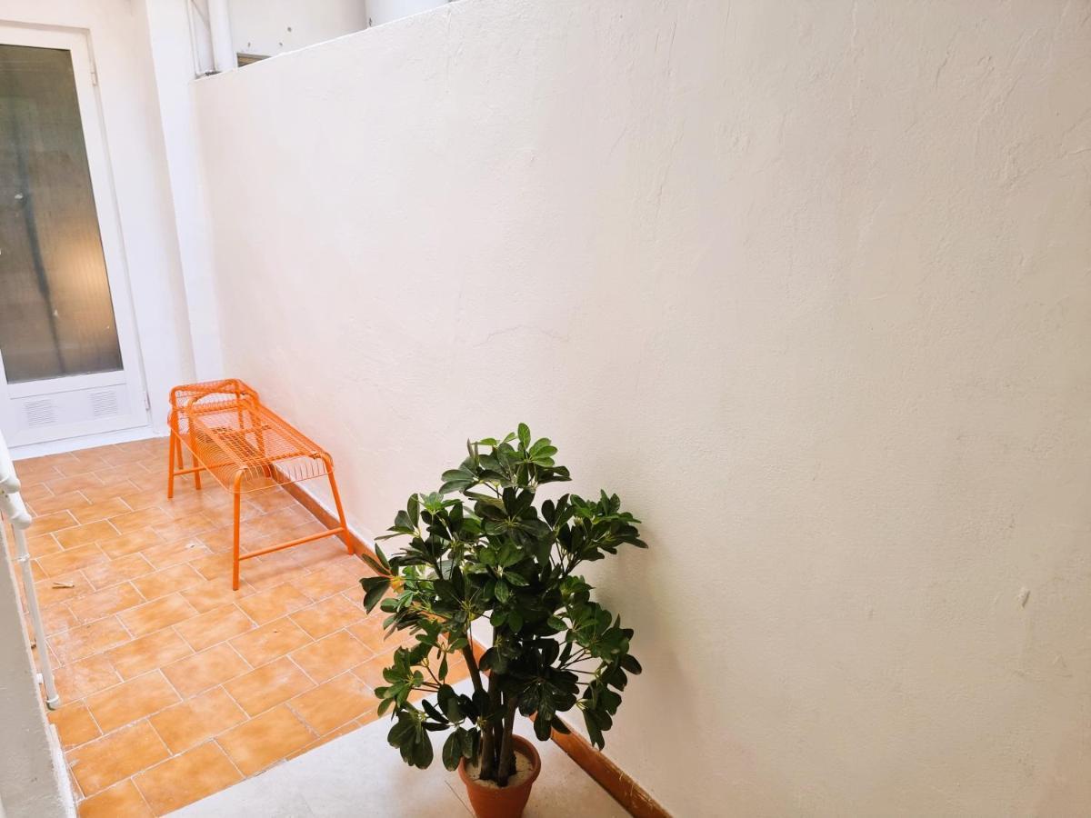 Claudia Tourist Apartment Alicante Dış mekan fotoğraf
